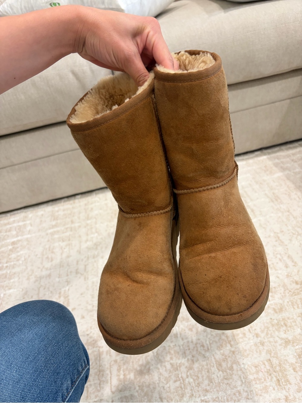 Ugg boots size 7 chesnut